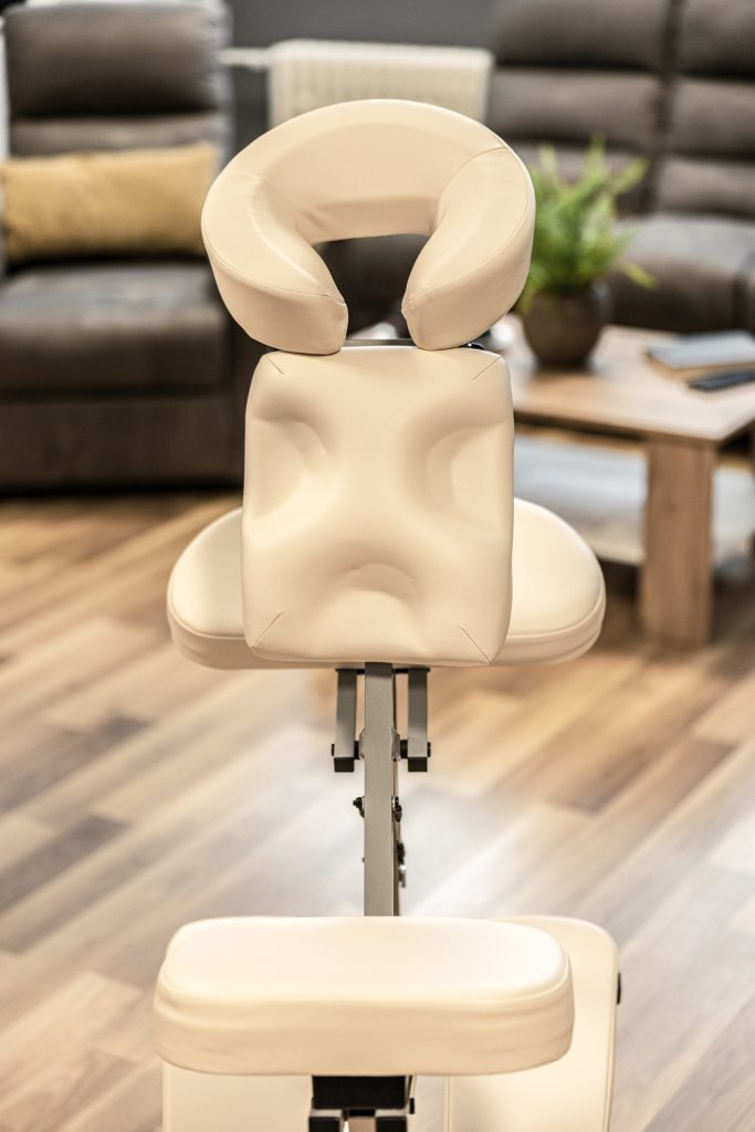 špeciálna masážna stolička určená na masáž krku